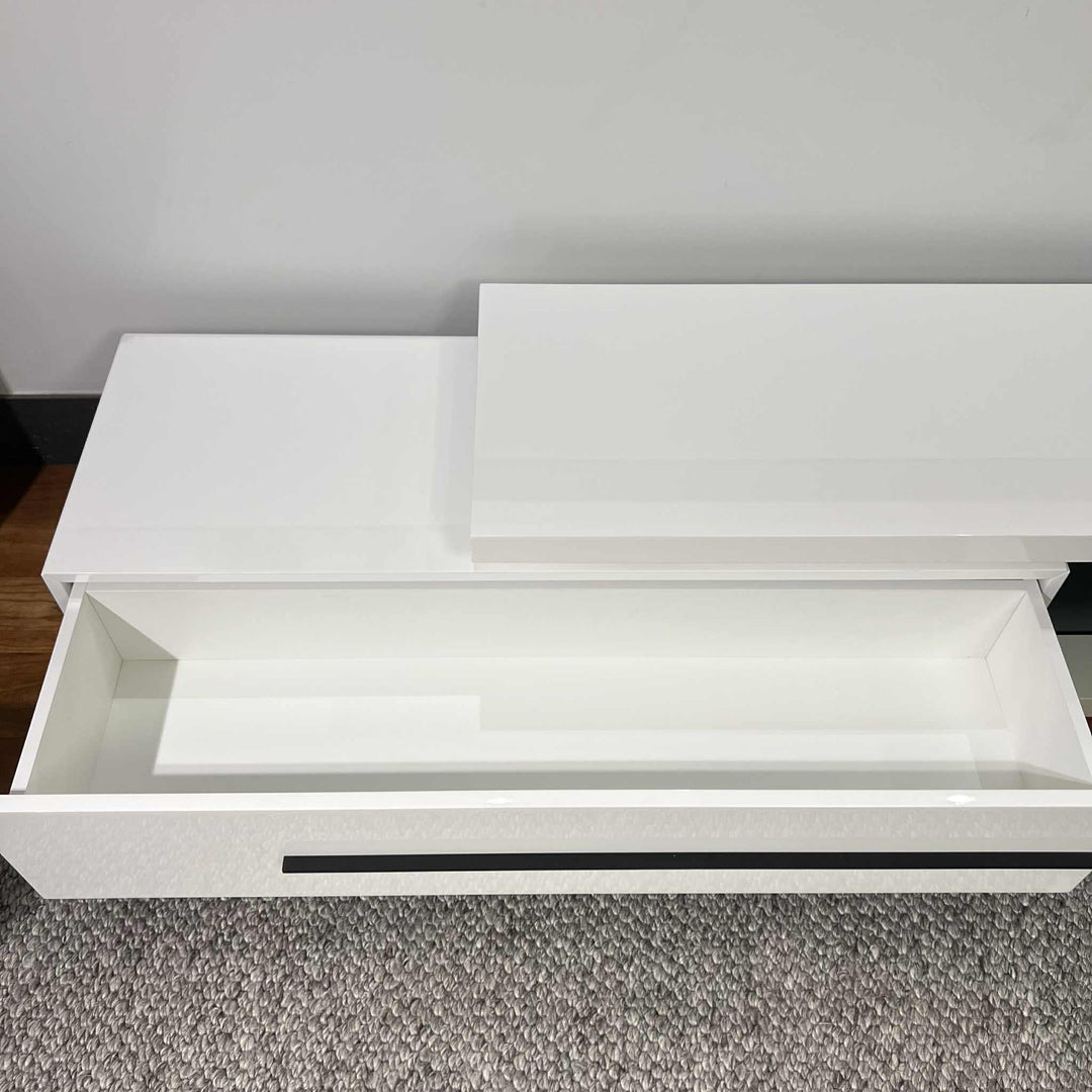 Atlanta TV Unit in High Gloss White Clearance