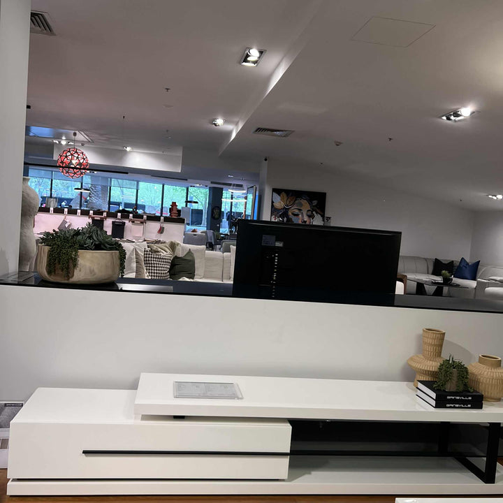 Atlanta TV Unit in High Gloss White Clearance
