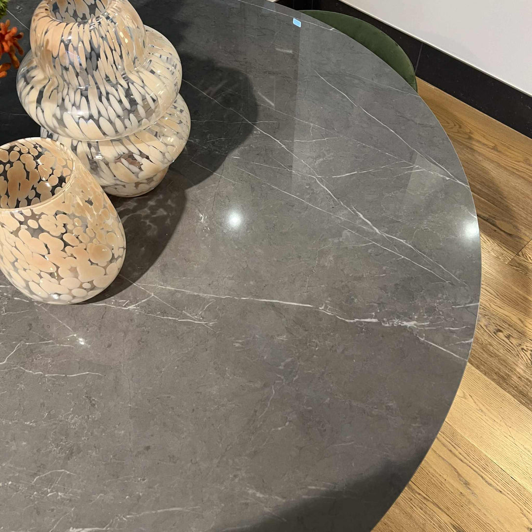 Veyron Round Dining Table with 4 Noa Dining Chairs Clearance