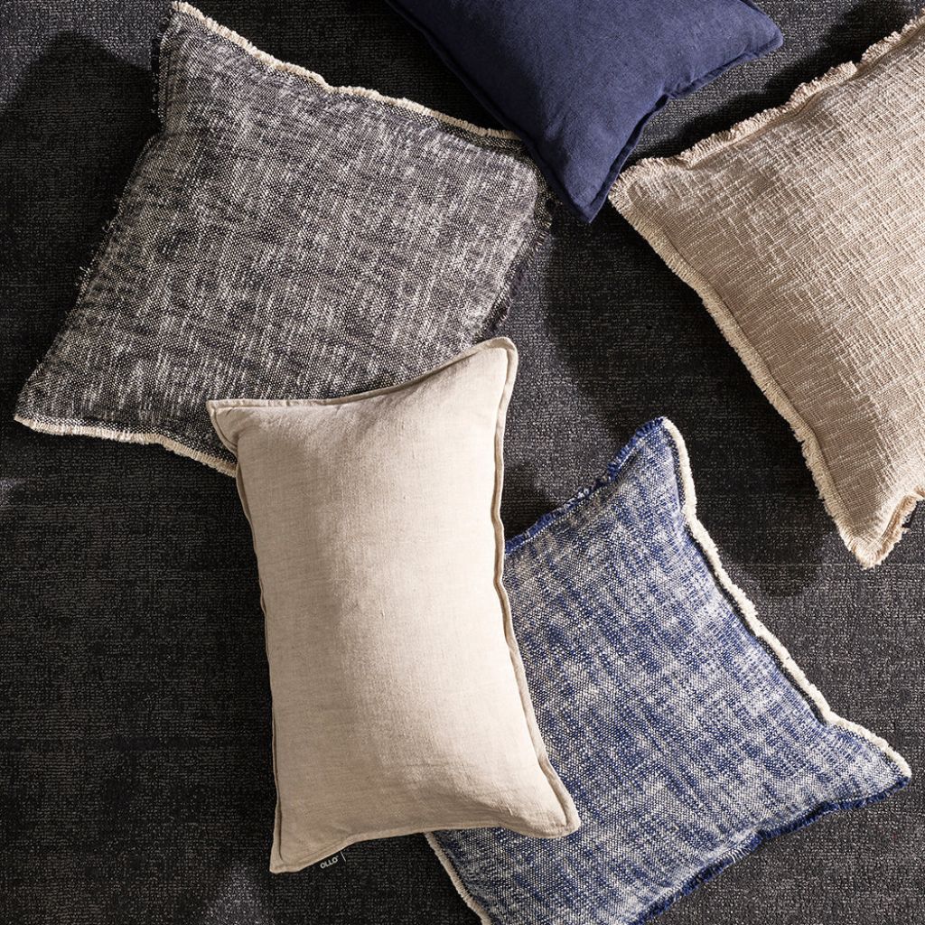 Arezzo Cushion Black