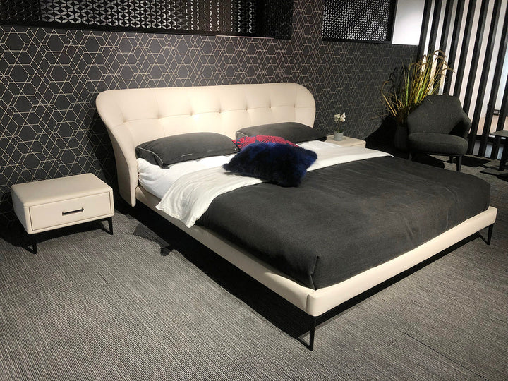 GC1818 Italian Soft Up-holstered King Bed