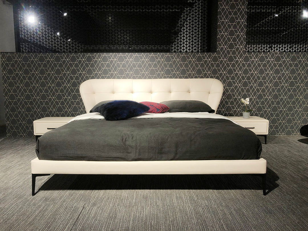 GC1818 Italian Soft Up-holstered King Bed