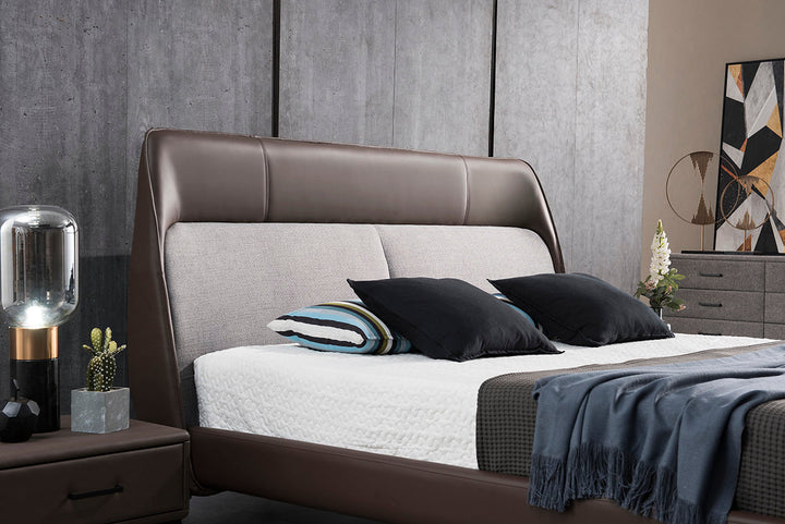 GC1833 Nice Leather Upholstered Bed