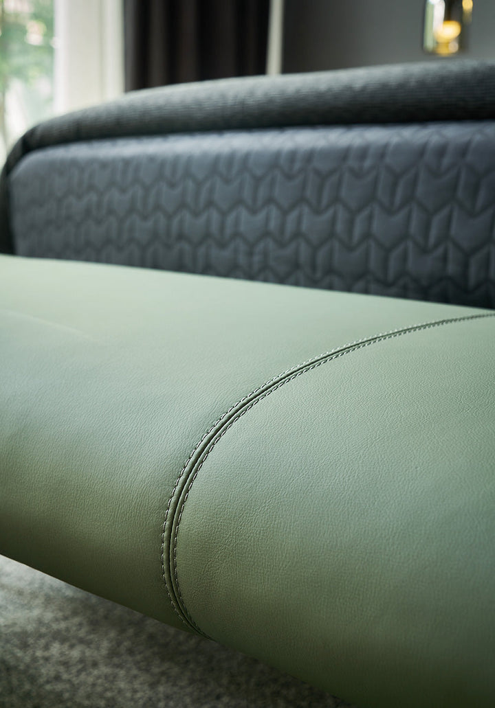 GC2117 Soft Leather Upholstered Bed