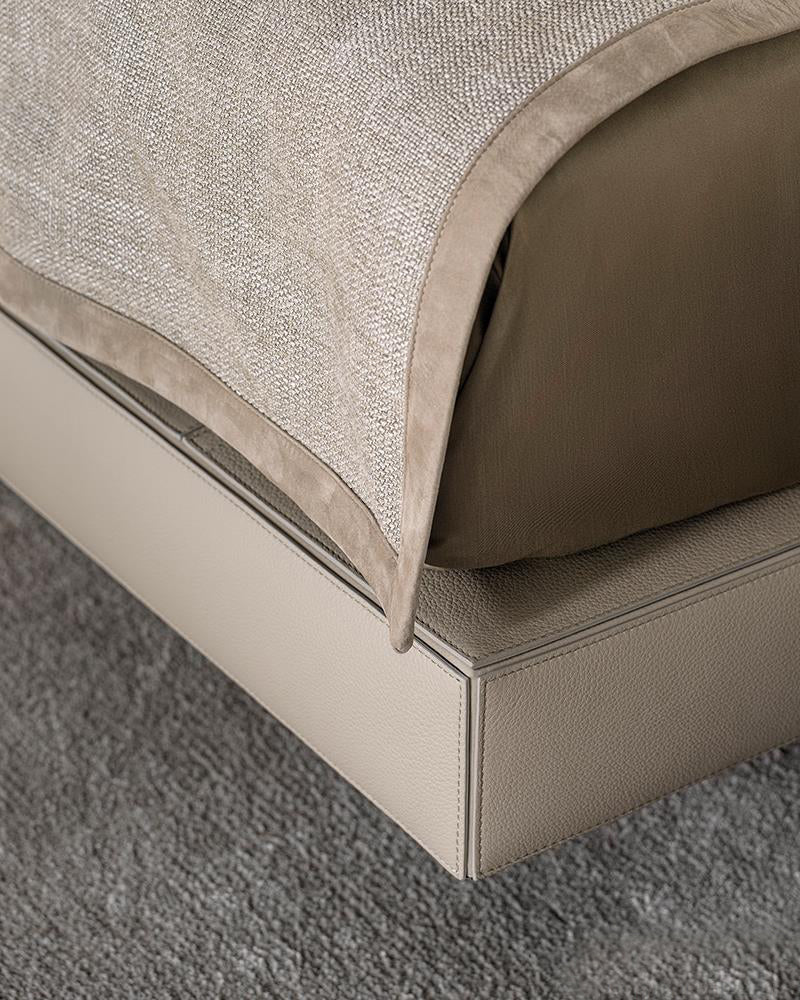 GC2207 Italian Soft Fabric Upholstered Bed