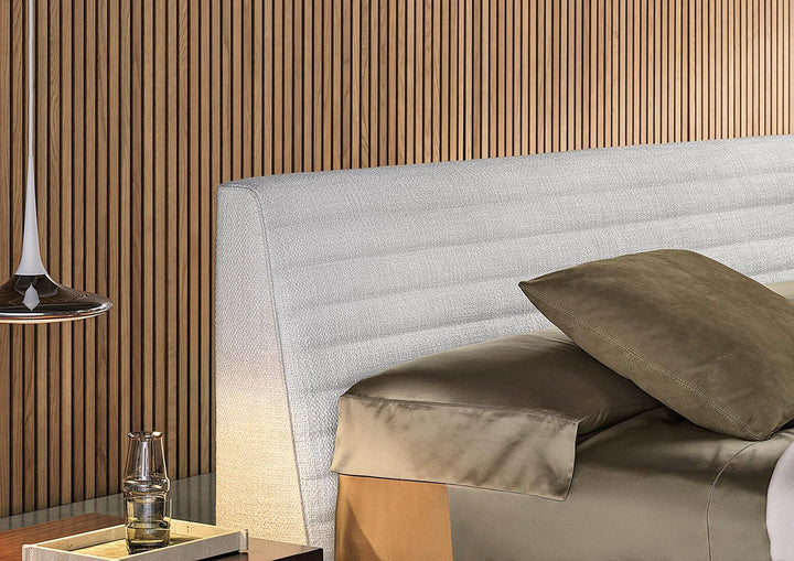 GC2207 Italian Soft Fabric Upholstered Bed