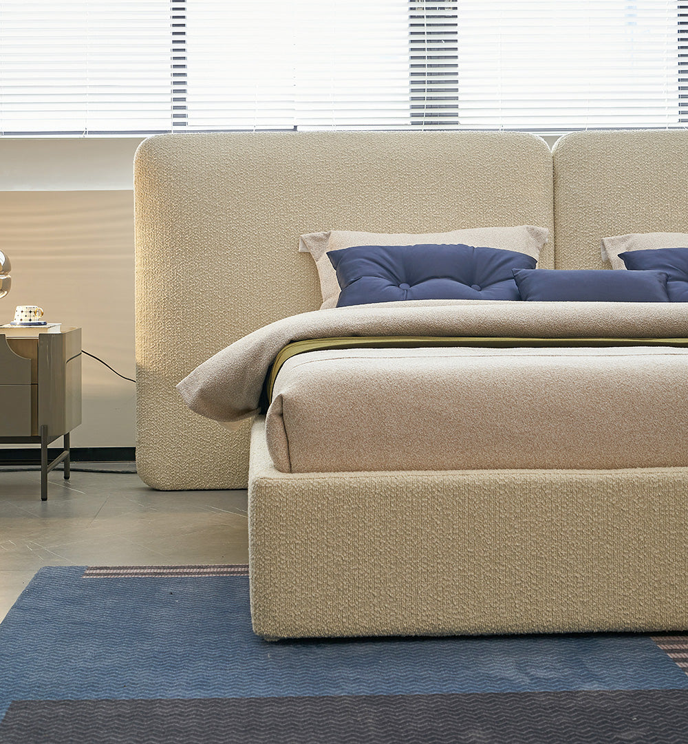 GC2237 Italian Modern Upholstered Bed