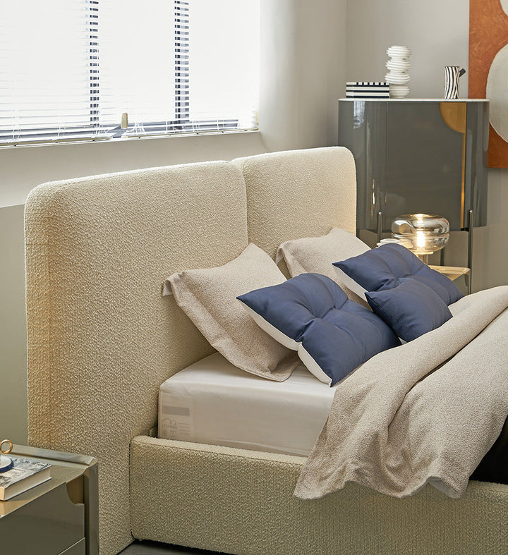 GC2237 Italian Modern Upholstered Bed