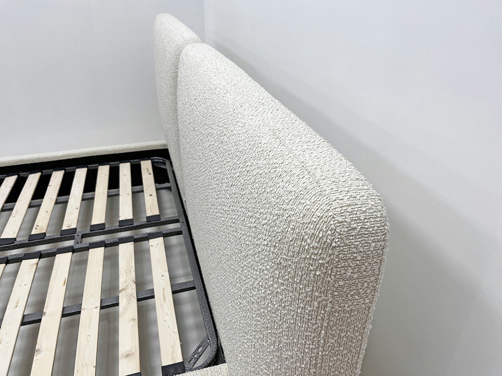 GC2237 Italian Modern Upholstered Bed