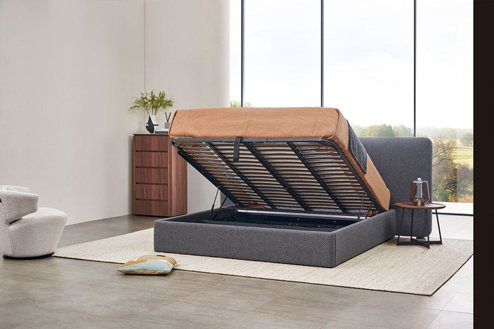 GC2237 Italian Modern Upholstered Bed