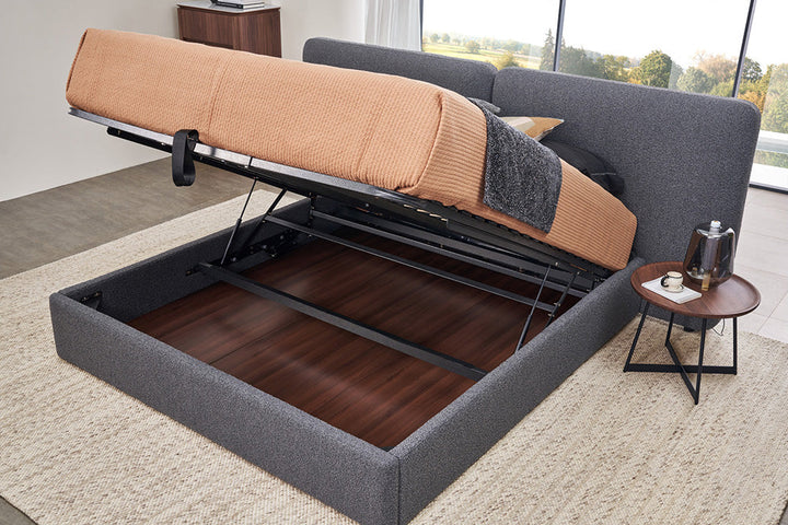 GC2237 Italian Modern Upholstered Bed