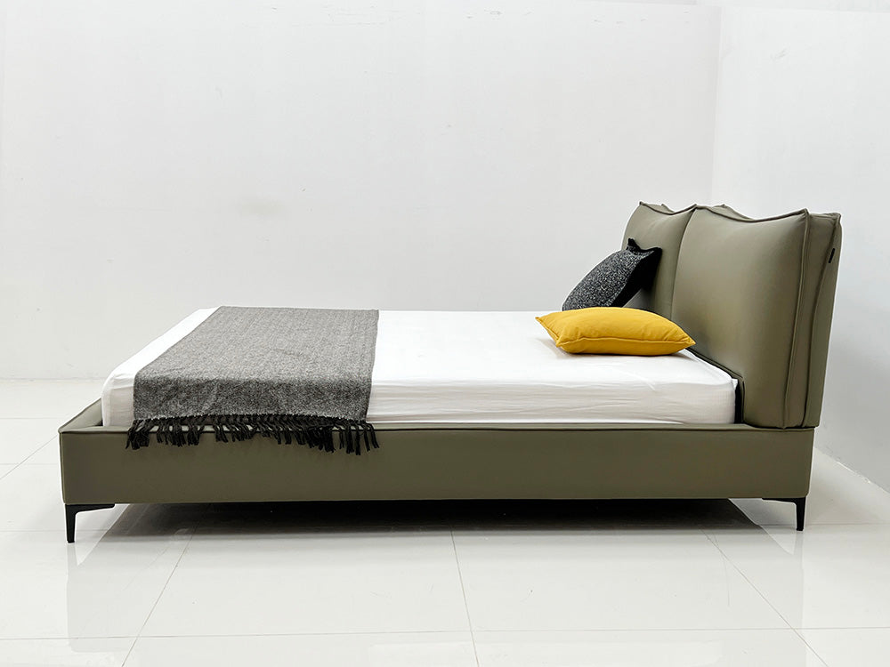 GC2257 Italian Leather Upholstered Bed