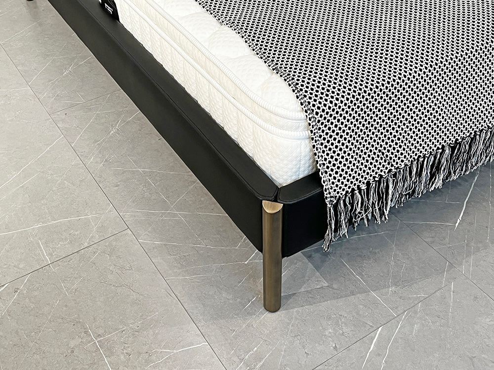GC2302 Italian Luxury Villa Up-holstered Bed