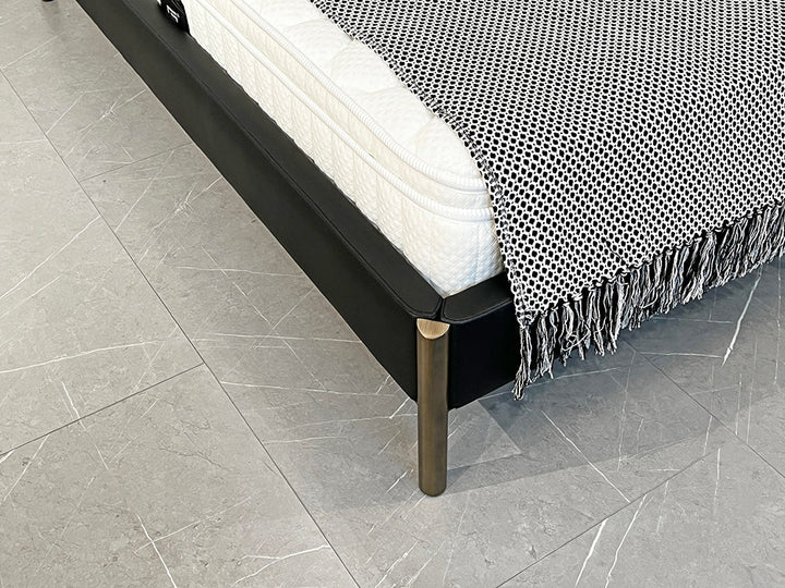 GC2302 Italian Luxury Villa Up-holstered Bed