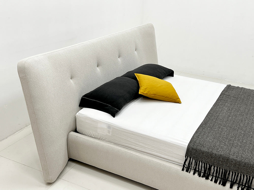 GC2305 Italian Luxury Villa Upholstered Bed