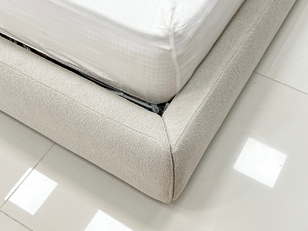 GC2305 Italian Luxury Villa Upholstered Bed