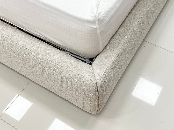 GC2305 Italian Luxury Villa Upholstered Bed