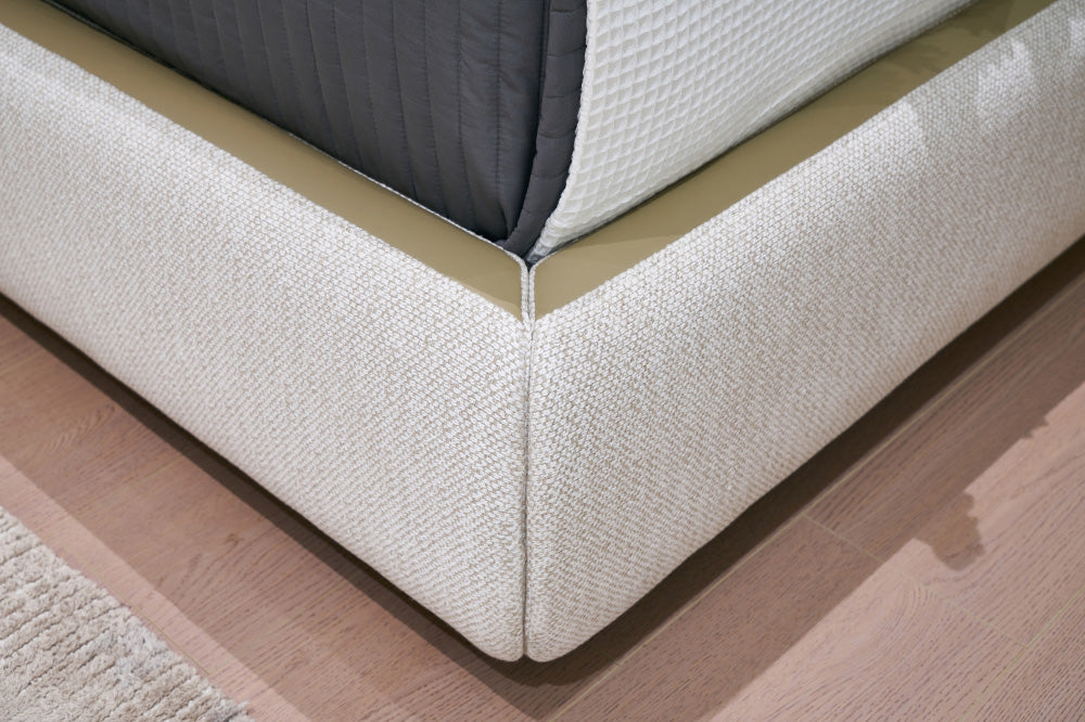 GC2305 Italian Luxury Villa Upholstered Bed