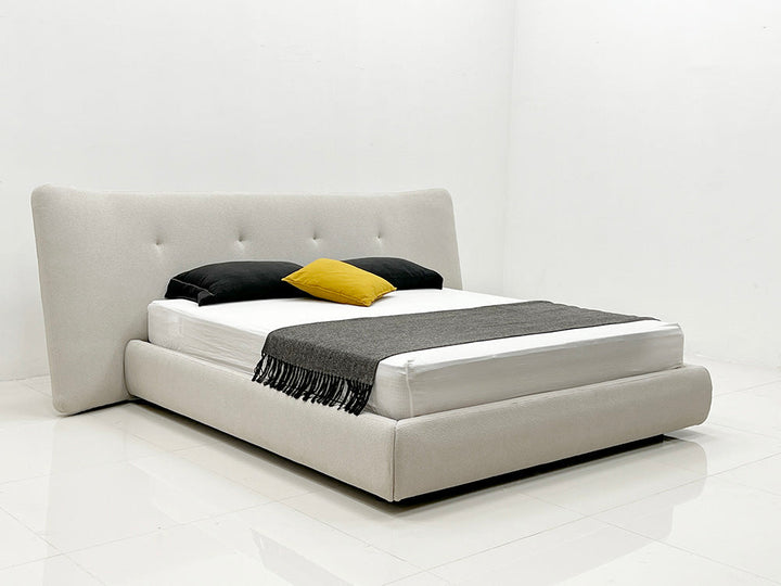 GC2305 Italian Luxury Villa Upholstered Bed