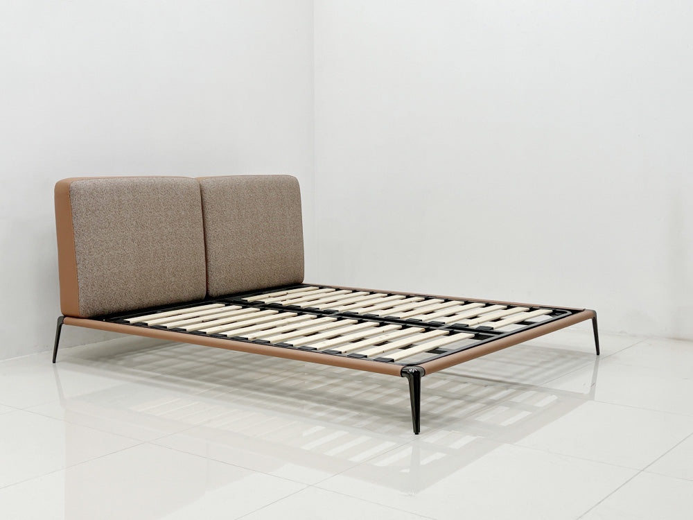 GC2315 Steel Frame Elegant Upholstered Bed