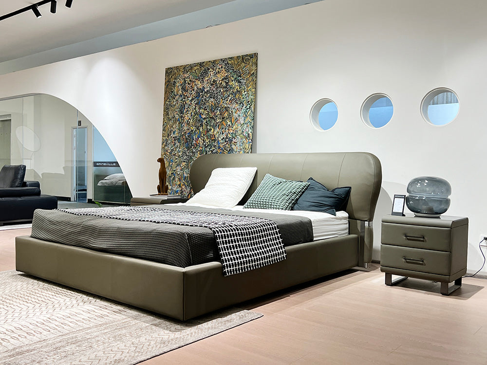 GC2321 Italian Soft Up-holstered King Bed