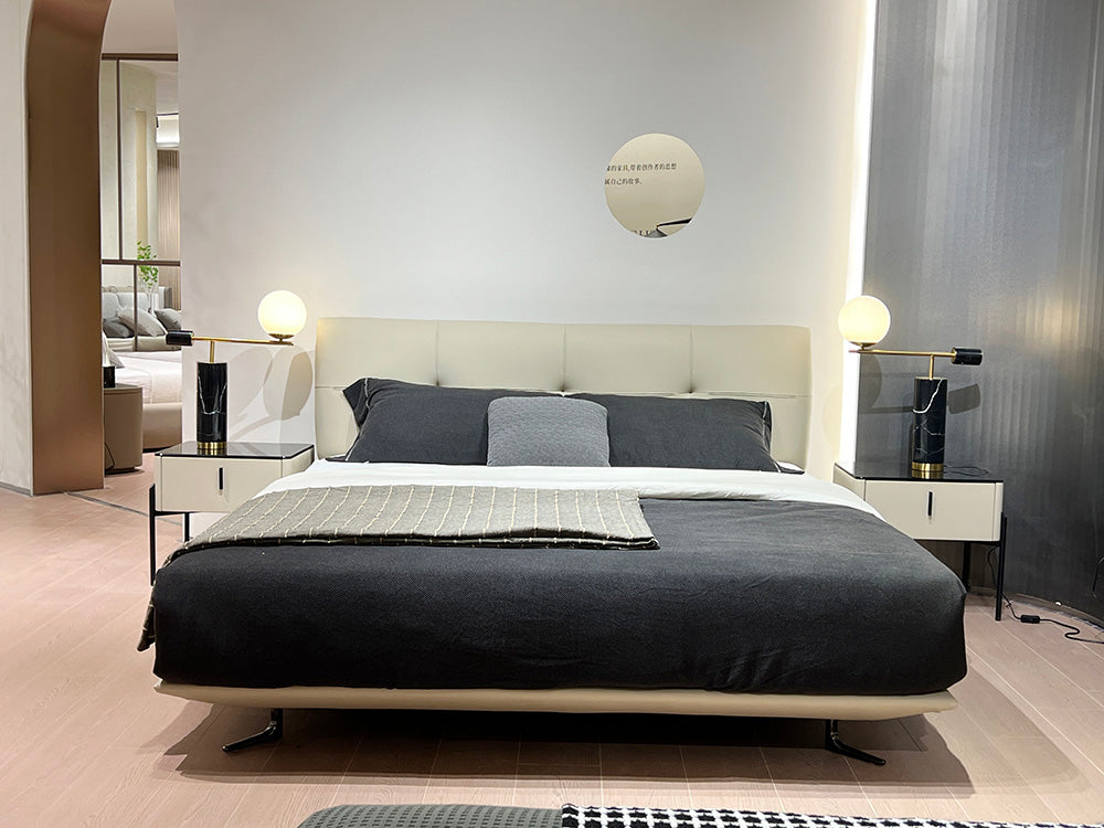 GC2322 Italian Minimalist Tufted Upholstered Bed