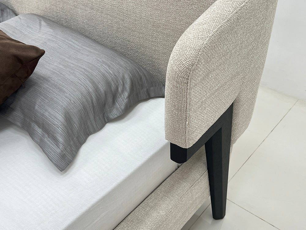 GC2323 Modern Fabric Wood Legs Up-holstered Bed