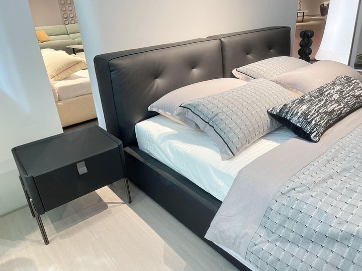 GC2329 Italian Tufted Soft Upholstered Bed