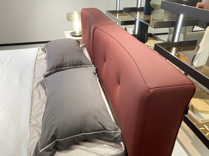 GC2329 Italian Tufted Soft Upholstered Bed