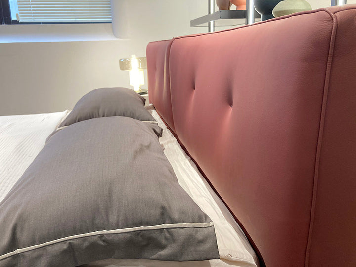 GC2329 Italian Tufted Soft Upholstered Bed