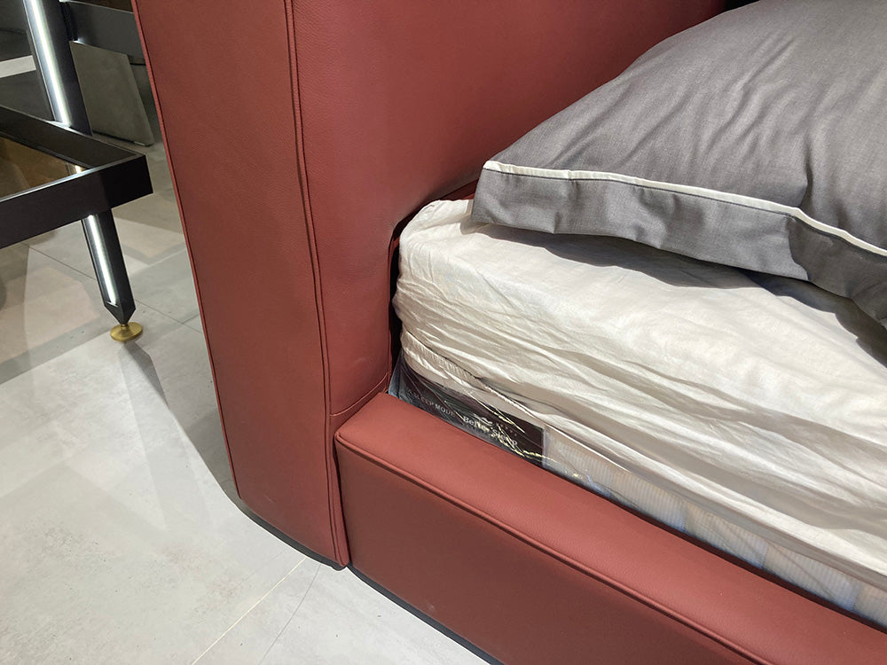 GC2329 Italian Tufted Soft Upholstered Bed