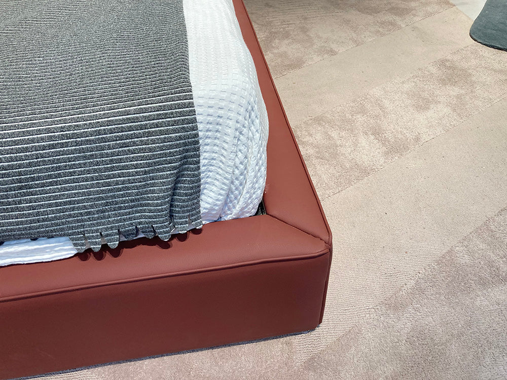 GC2329 Italian Tufted Soft Upholstered Bed