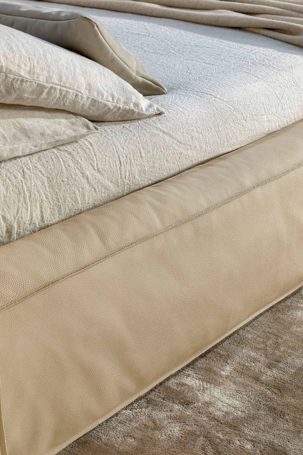 GC2337 Italian Soft Modular Upholstered Bed