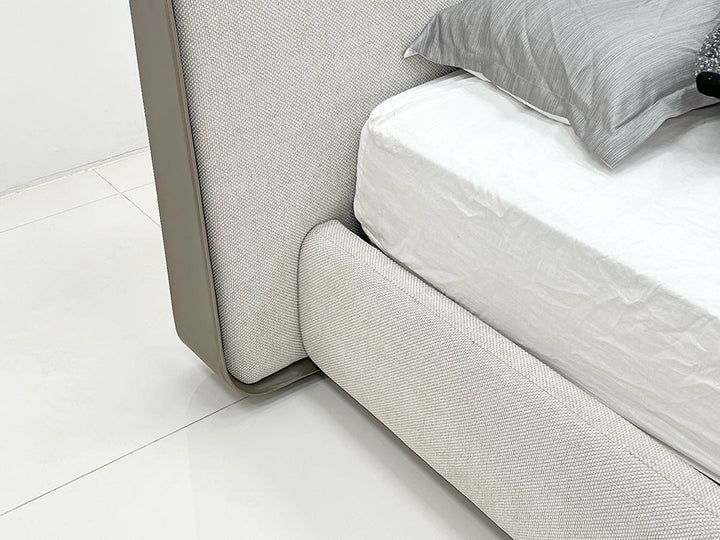 GC2338 Modern Design Upholstered Bed