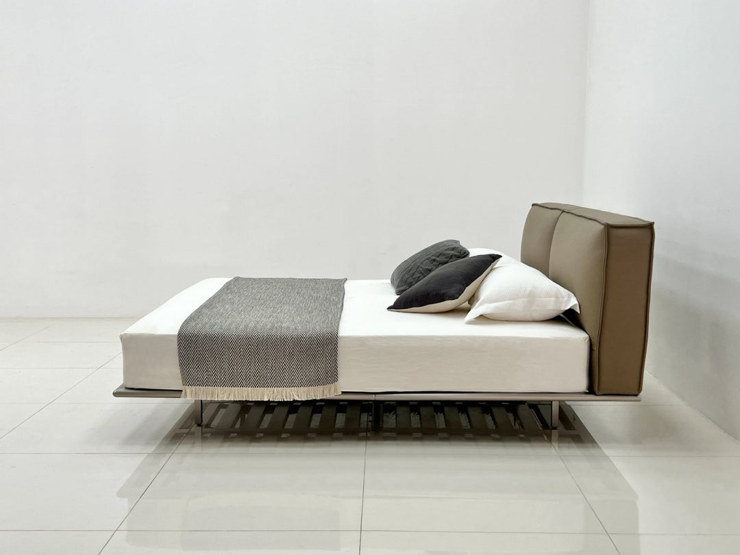 GC2457 Upholstered Bed