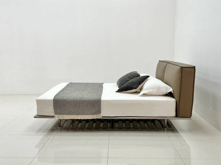 GC2457 Upholstered Bed