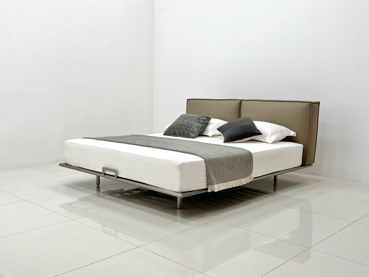 GC2457 Upholstered Bed
