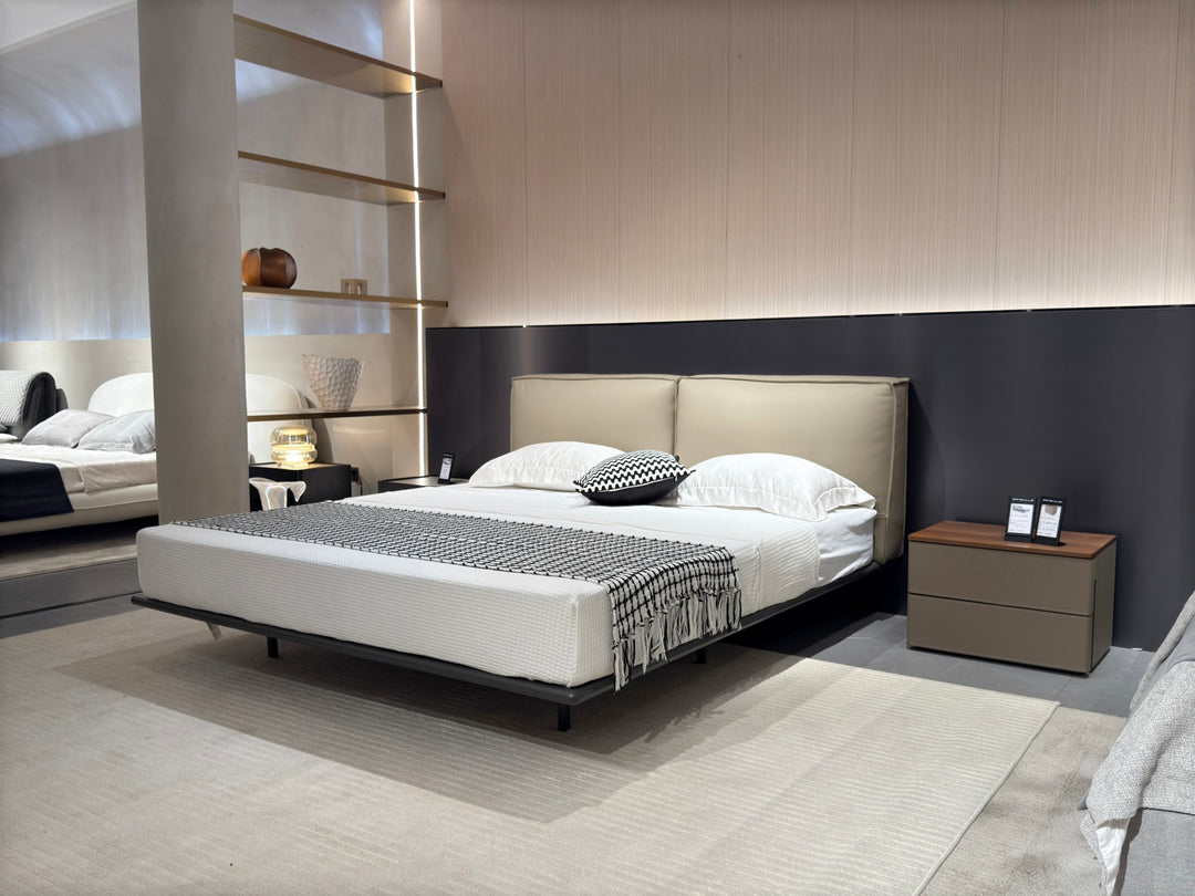 GC2457 Upholstered Bed