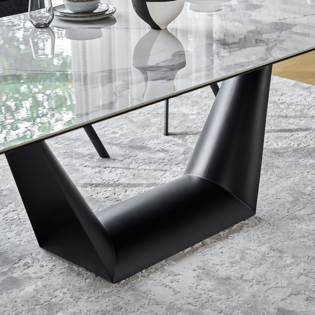 Kai Dining Table