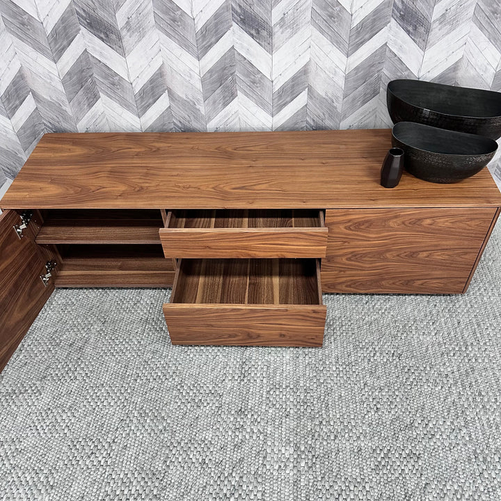 Chad TV Unit Clearance