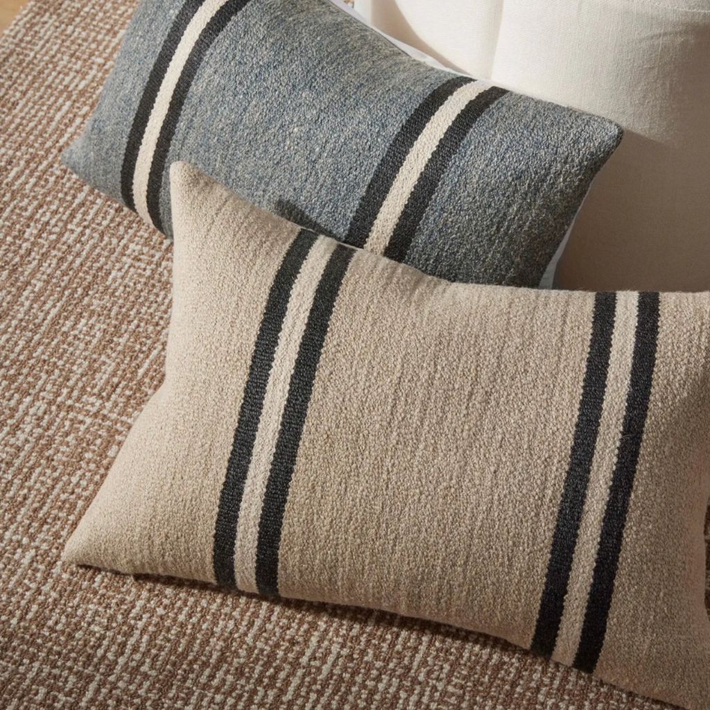 Mila Cushion Oyster