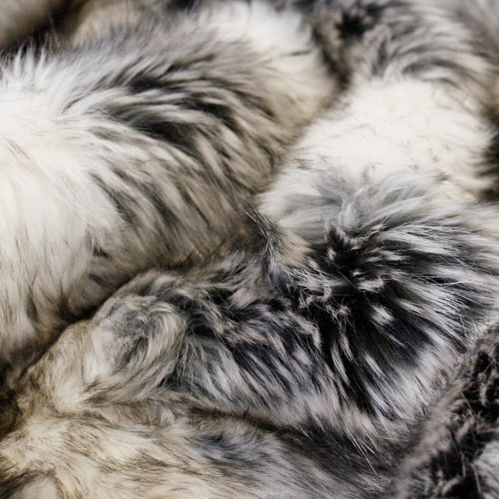 Mountain Wolf Faux Fur Throw