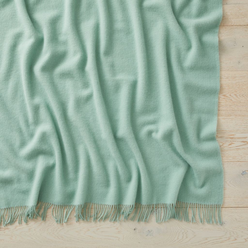 Nevis Throw Mineral