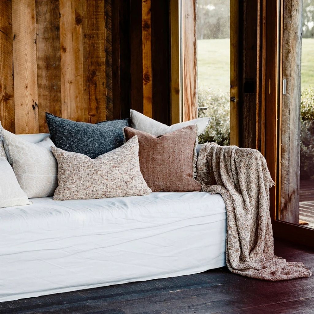 Ritchi Throw