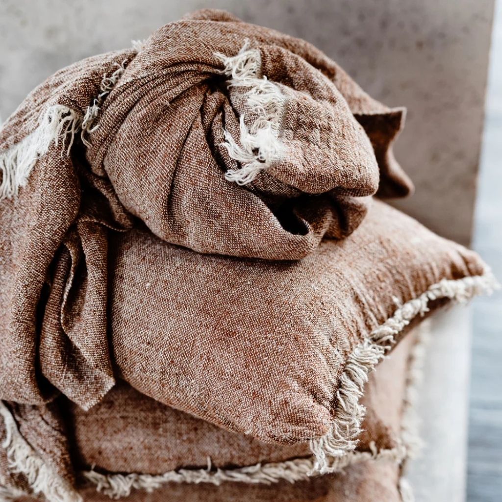 Tabako Throw